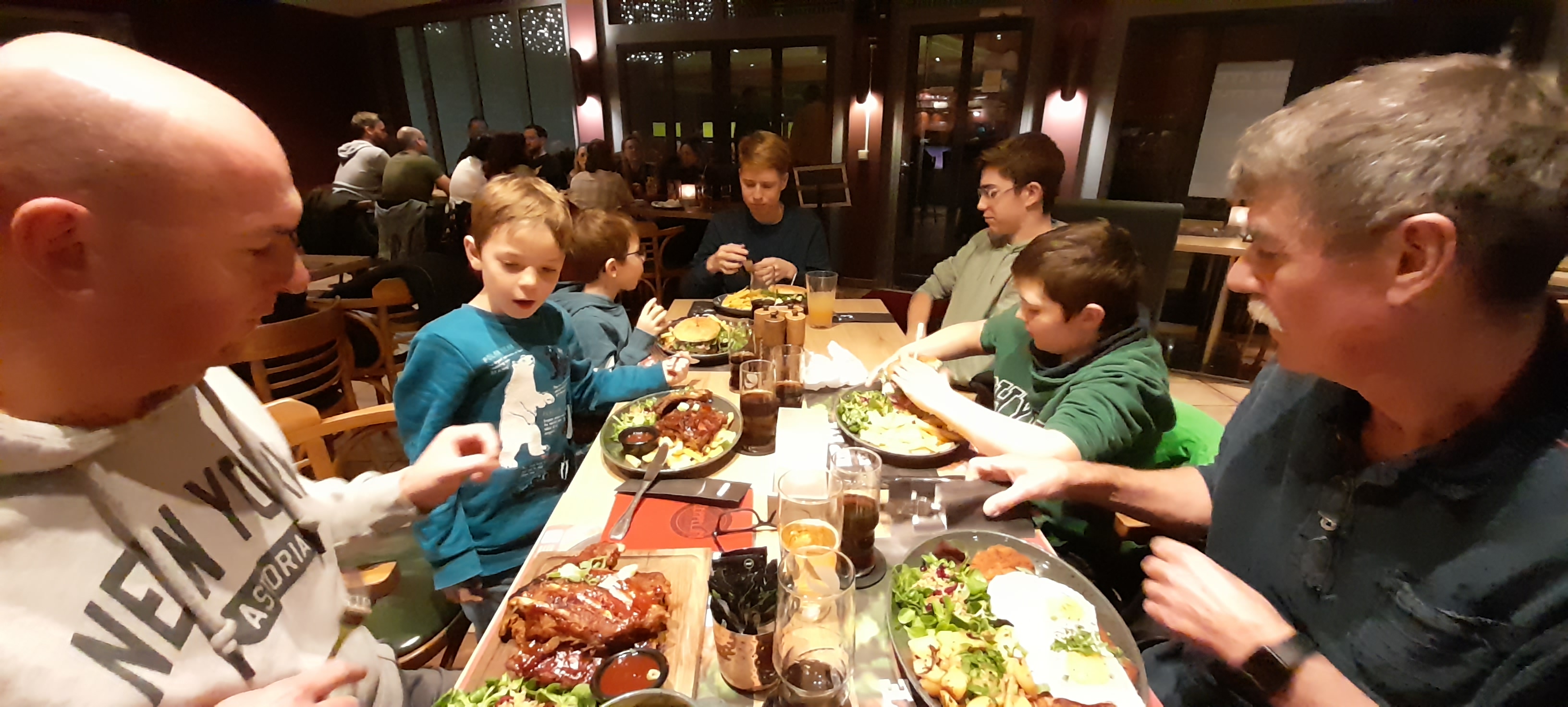 Jugendgruppe Weihnachtsessen 2023 - 1000003310
